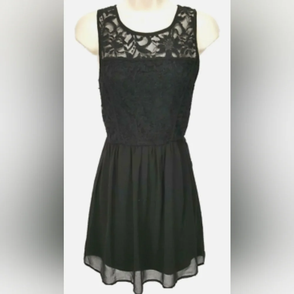 Lily Rose Women's Black Lace Mini-Flare Party Dress, size small - Picture 9 of 9